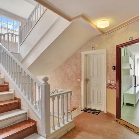 Little Gem, Panoramic Balcony, Con Air, Pool, Wifi *