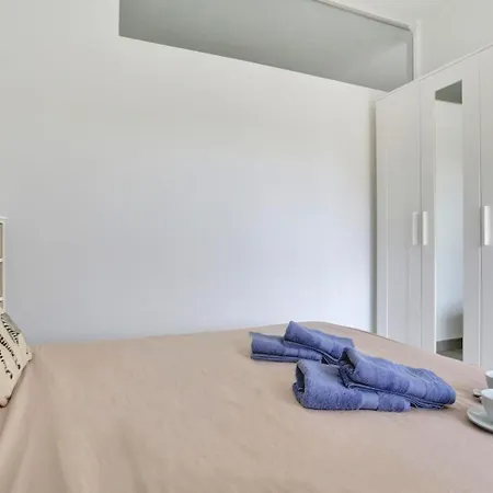 Little Gem, Panoramic Balcony, Con Air, Pool, Wifi Apartment