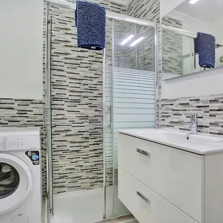 Little Gem, Panoramic Balcony, Con Air, Pool, Wifi Apartment