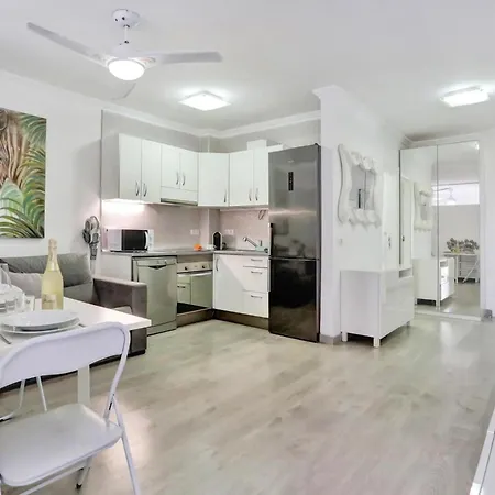 Lejlighed Little Gem, Panoramic Balcony, Con Air, Pool, Wifi *